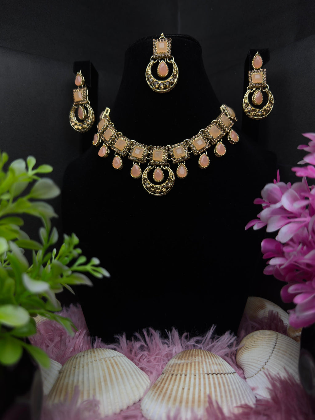 Majestic Aura Necklace Set